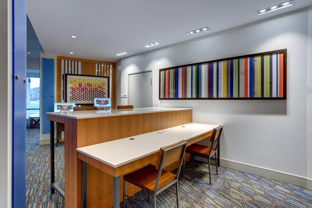 Holiday Inn Express & Suites - Middletown - Goshen By Ihg Bagian luar foto