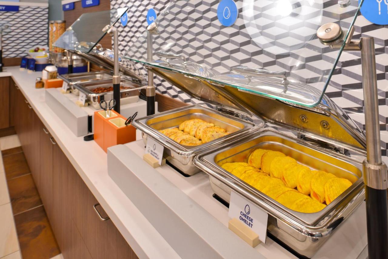 Holiday Inn Express & Suites - Middletown - Goshen By Ihg Bagian luar foto